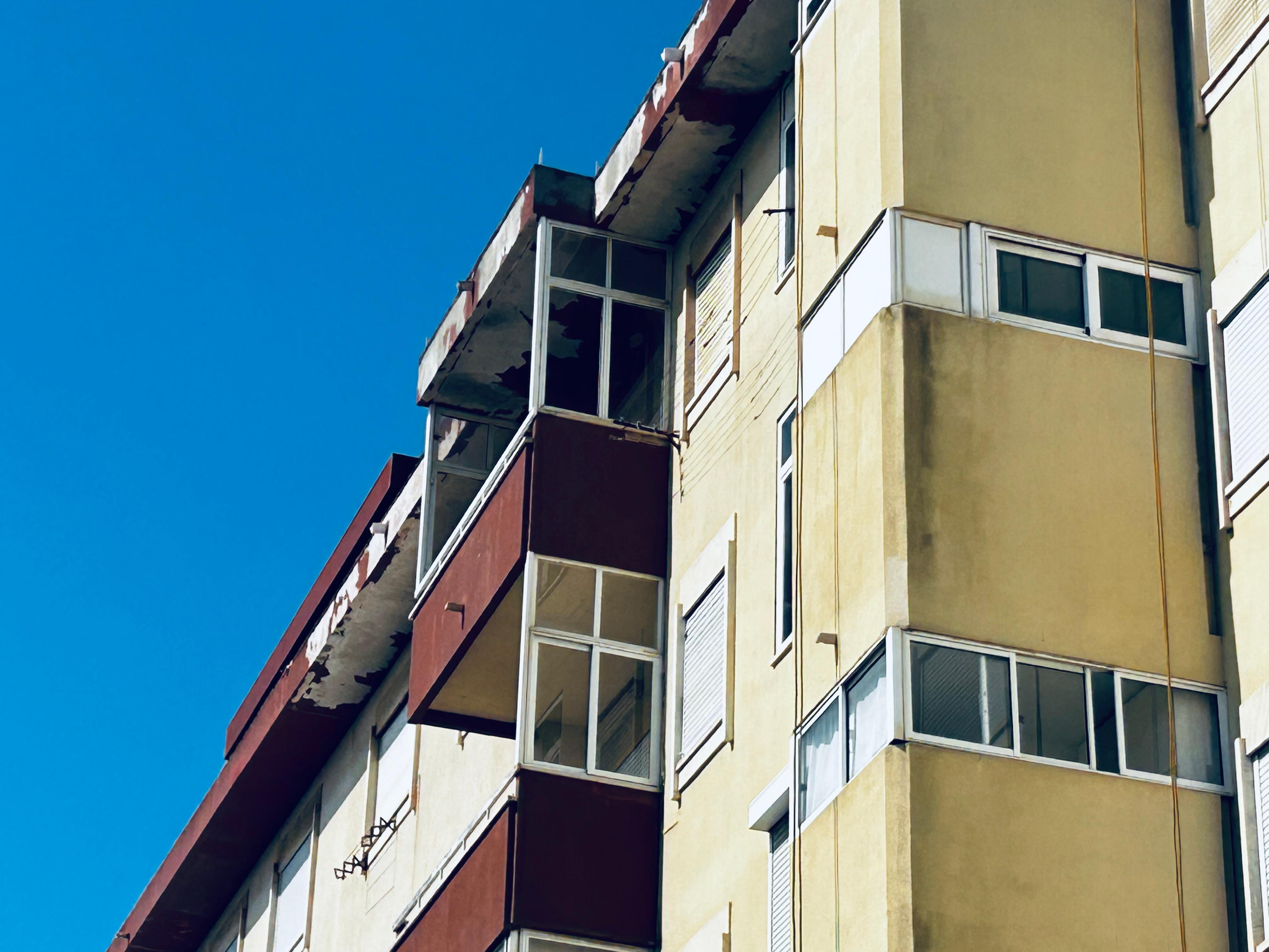 Trabalhos em altura antes da intervenção da Distak em Paço de Arcos